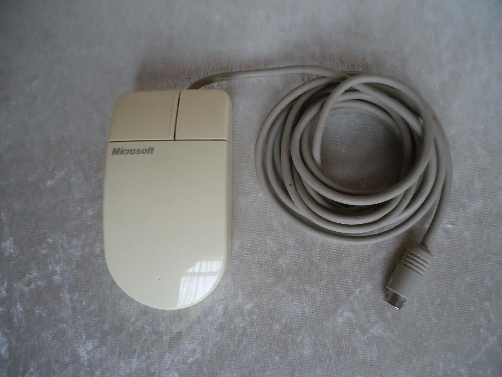 Vintage Microsoft PS/2 2-knops muis- poort 2.1A, Computers en Software, Muizen, Ophalen of Verzenden, Zo goed als nieuw, Bedraad