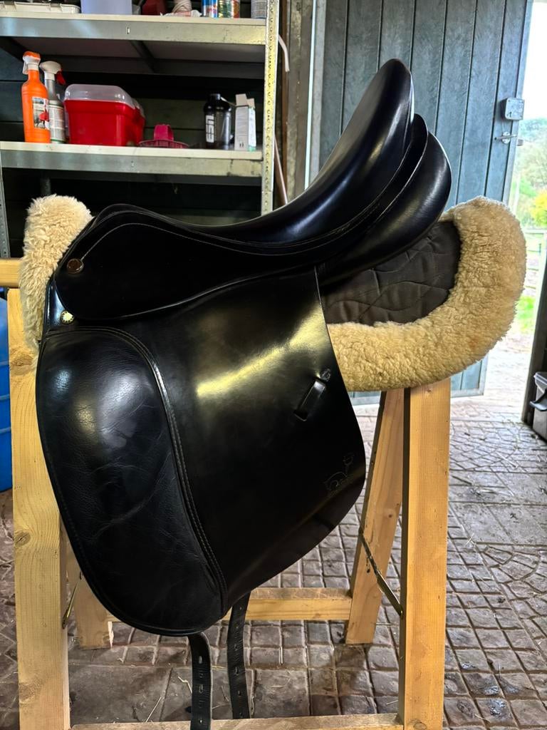 prestige top dressage 17”, Ophalen, Gebruikt, Springen