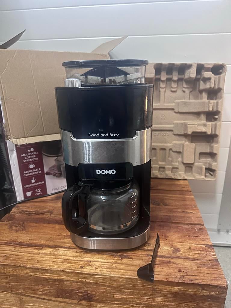 Domo Grind and Brew Koffiemachine, Afneembaar waterreservoir, Gebruikt, ., Koffiemachine