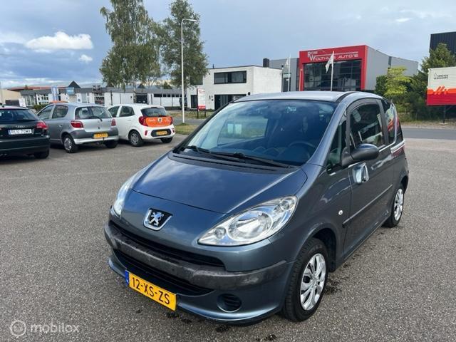 Peugeot 1007 1.4 Urban Elecktrische deuren! goed werkend, Auto's, Peugeot, Voorwielaandrijving, 15 km/l, 4 cilinders, 4 stoelen