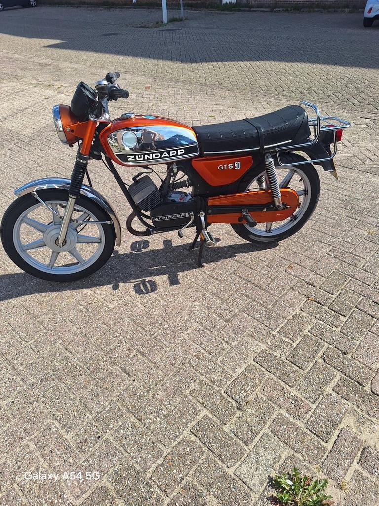 KS 50 of GTS 50 of 80 cc  zundapp gevraagd, Fietsen en Brommers, Brommers | Zundapp, Ophalen of Verzenden, Zo goed als nieuw