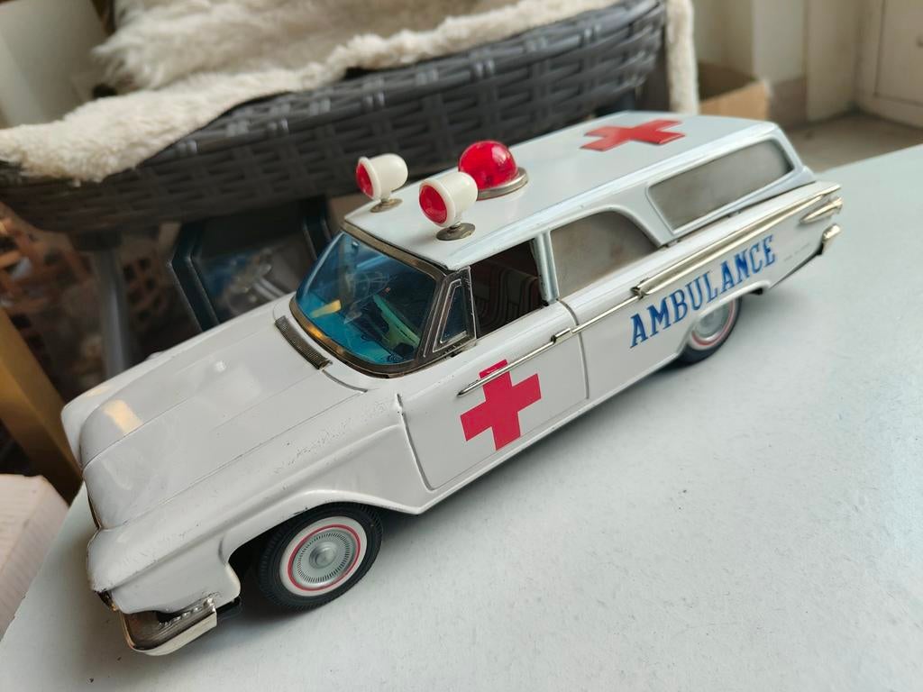 Mooie blikken Plymouth Ambulance van Ichiko. Made in Japan., Ophalen of Verzenden