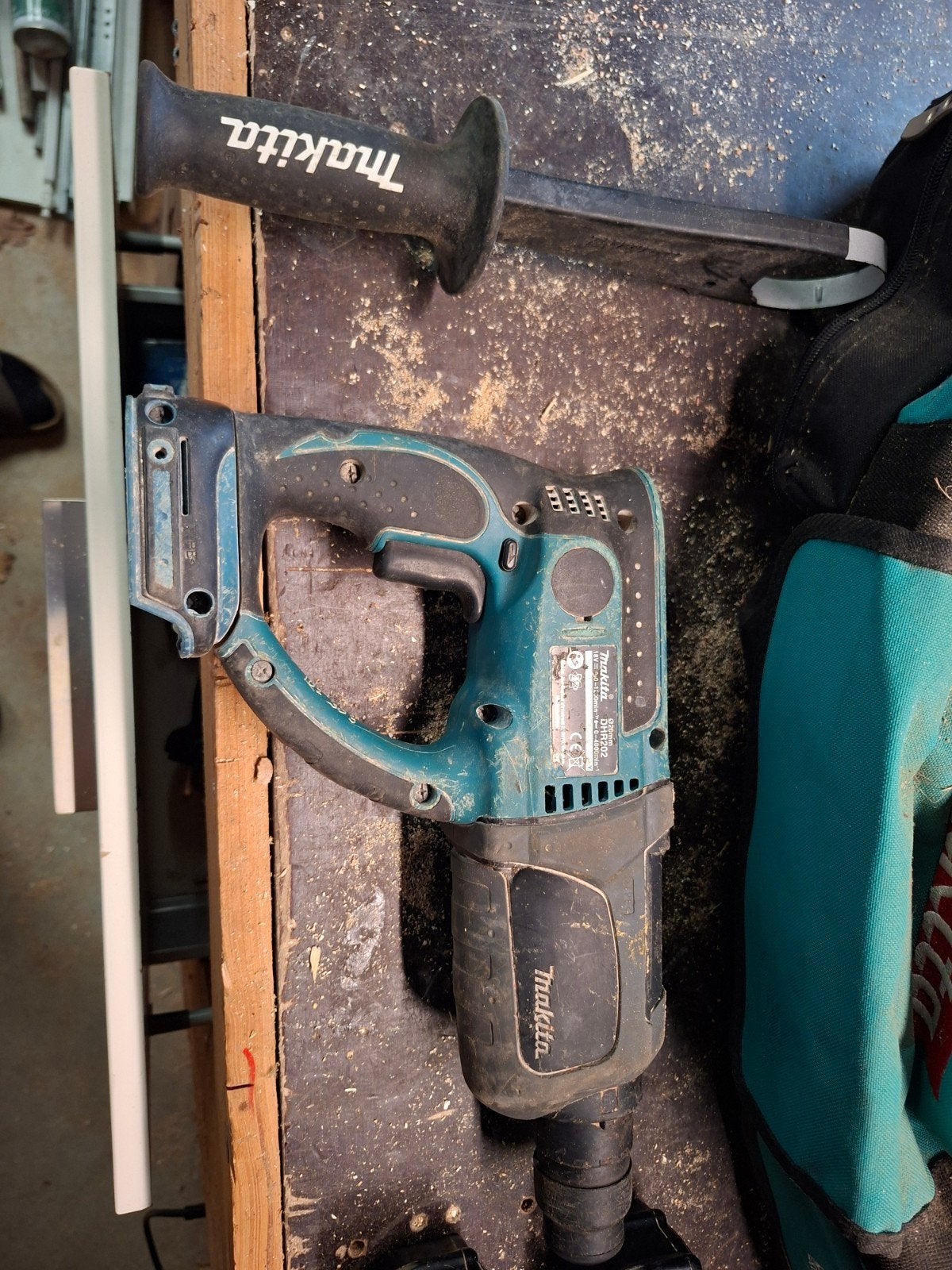 Makita Boorhamer met Accu's en Lader in Tas, Ophalen, Boor- en/of Breekhamer, Klopboormechanisme, Gebruikt