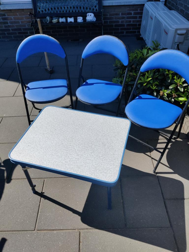 Camping set: tafel met 3 blauwe klapstoelen, Gebruikt, Camping, Praktisch, Functioneel, Drie, Blauw