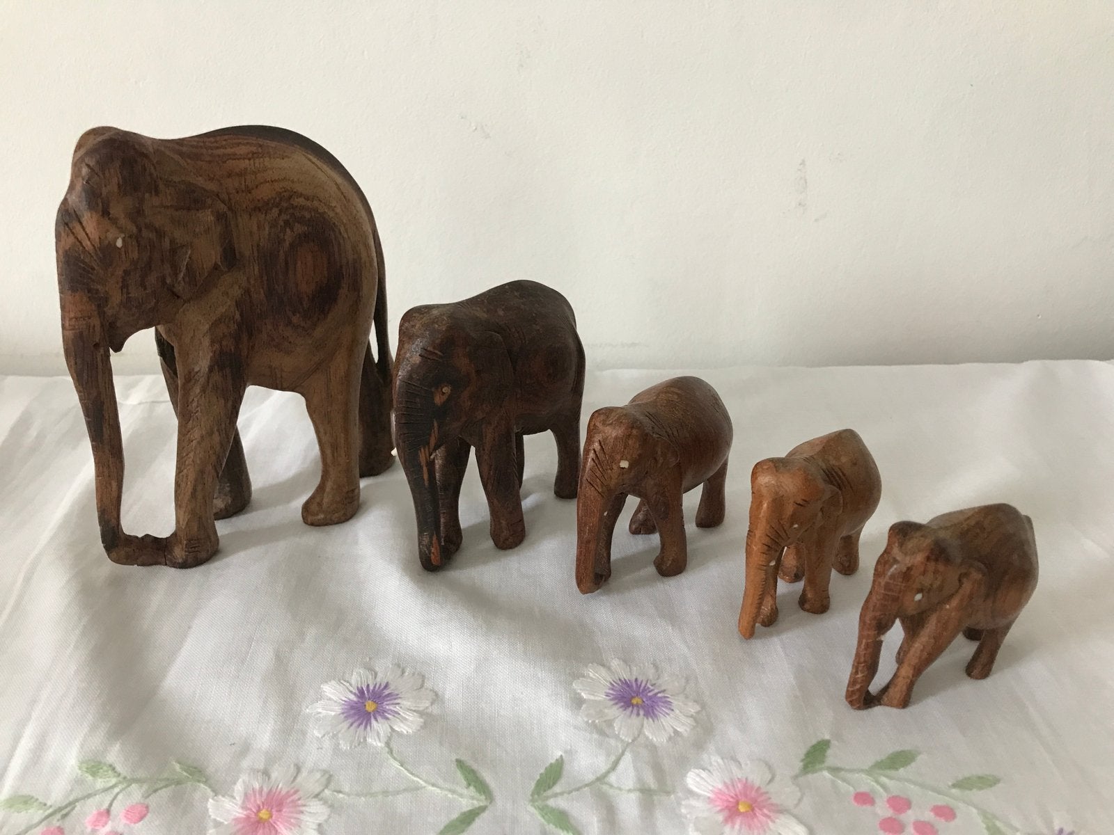 Set van 5 handgesneden houten olifanten uit India, Ophalen