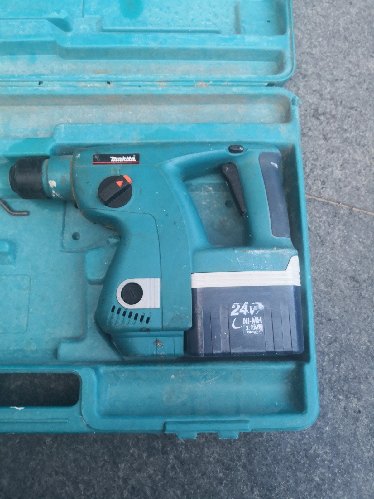 Makita BHR200 Accu Boorhamer 24V met Koffer, Doe-het-zelf en Verbouw, Ophalen of Verzenden, Gebruikt, Boor- en/of Breekhamer, Klopboormechanisme