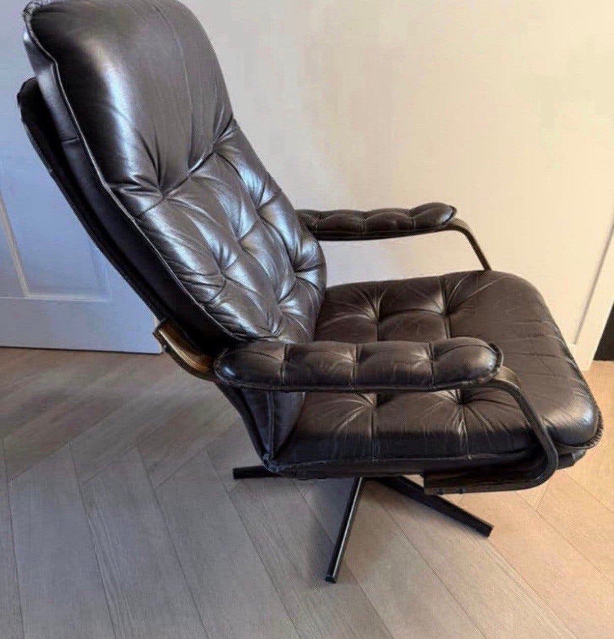 Jaren 70 Scandinavische moderne fauteuil, Huis en Inrichting, Fauteuils, Ophalen, Zo goed als nieuw, Leer, 50 tot 75 cm