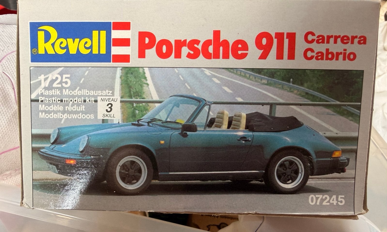 Revell Porsche 911 Carrera Cabrio modelbouwdoos, Auto, Verzenden, Zo goed als nieuw, 1:32 tot 1:50