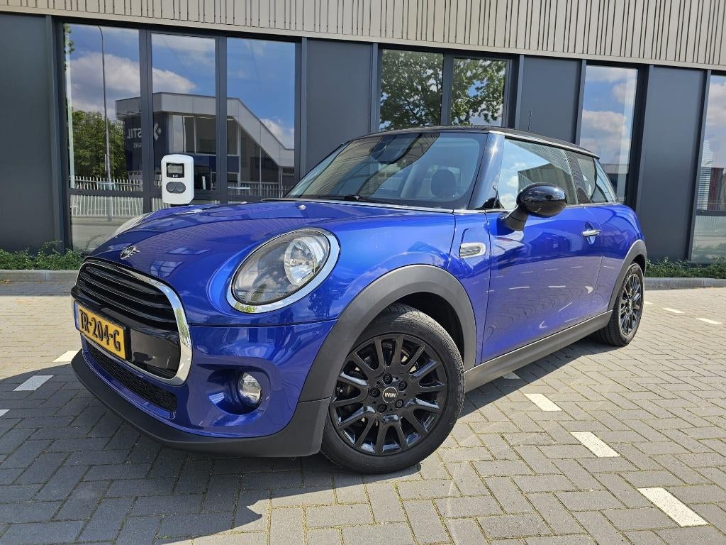 Mini Cooper 3-deurs (f56) 1.5 136pk 2018 Blauw, Auto's, Mini, Voorwielaandrijving, 136 pk, Zwart, Leder en Stof