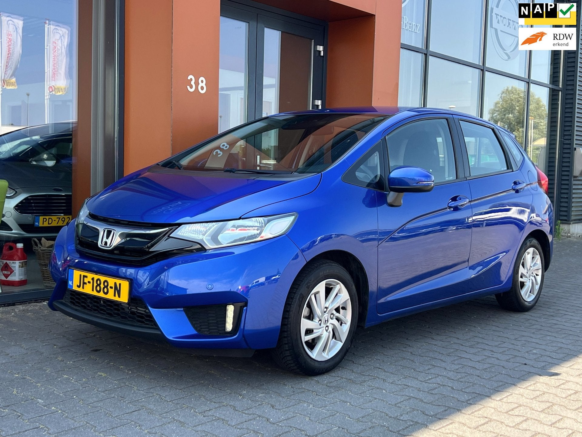 Honda Jazz 1.3 i-VTEC|Trekhaak|Navi|Bluetooth|Cruise|Airco, Voorwielaandrijving, 450 kg, Gebruikt, Euro 6