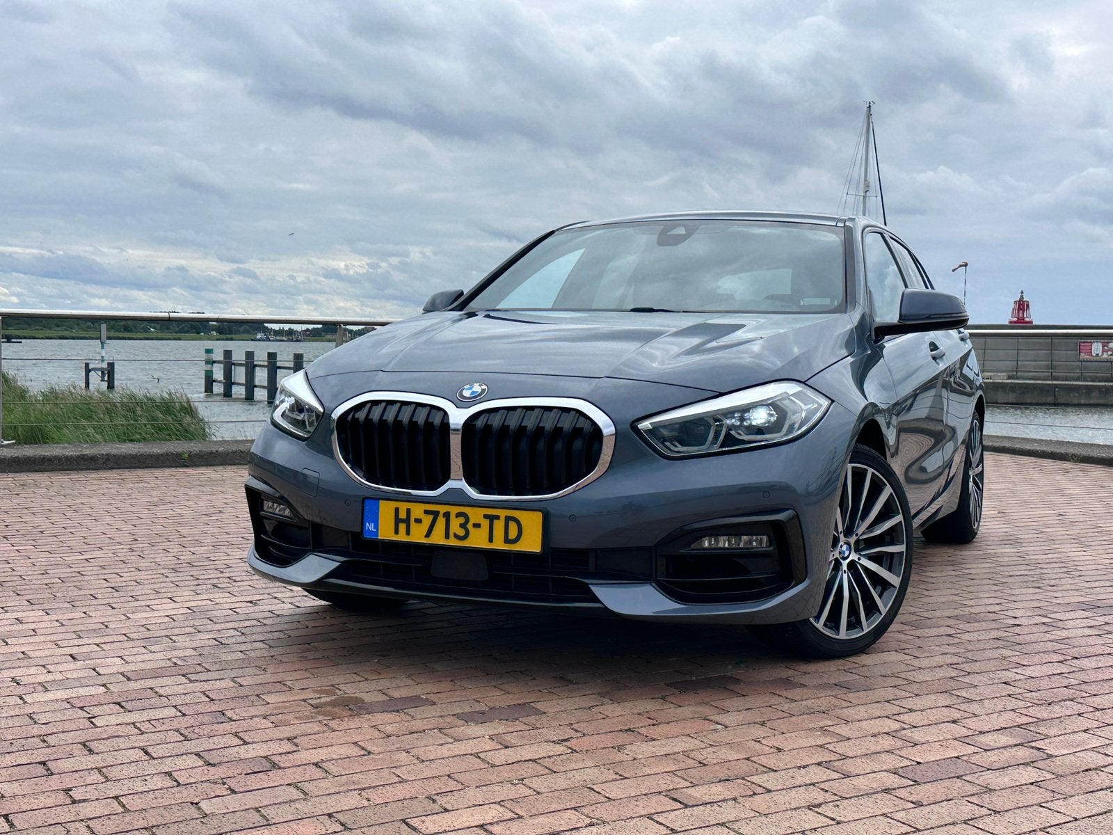 BMW 118i | 2020 | Automaat | LED  | Camera | Leder | 18”, 15 km/l, Lane Keeping Assist, Particulier, 3 cilinders