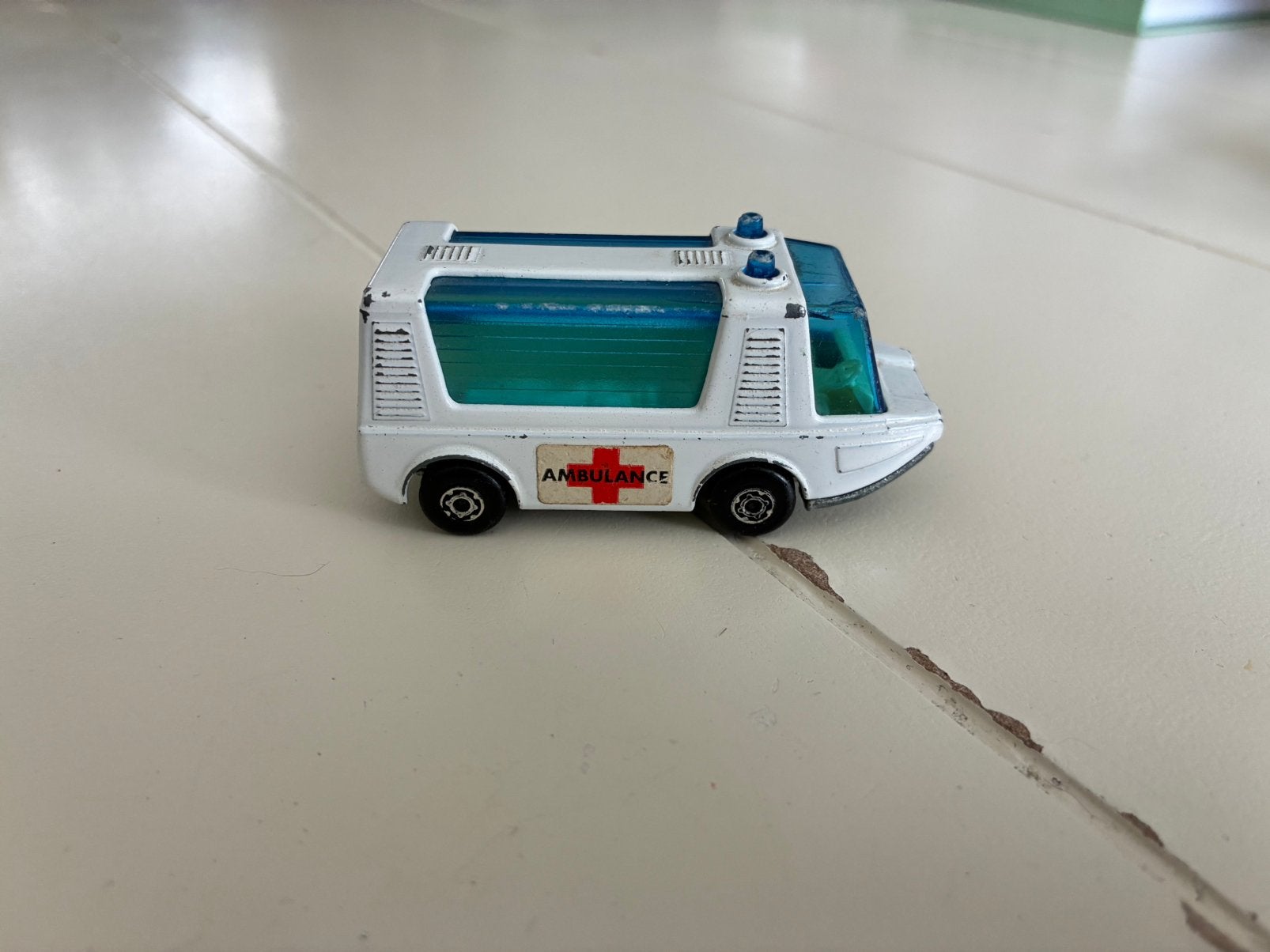 Matchbox Superfast Stretcha Fetcha Ambulance, Ophalen of Verzenden, Gebruikt, Auto