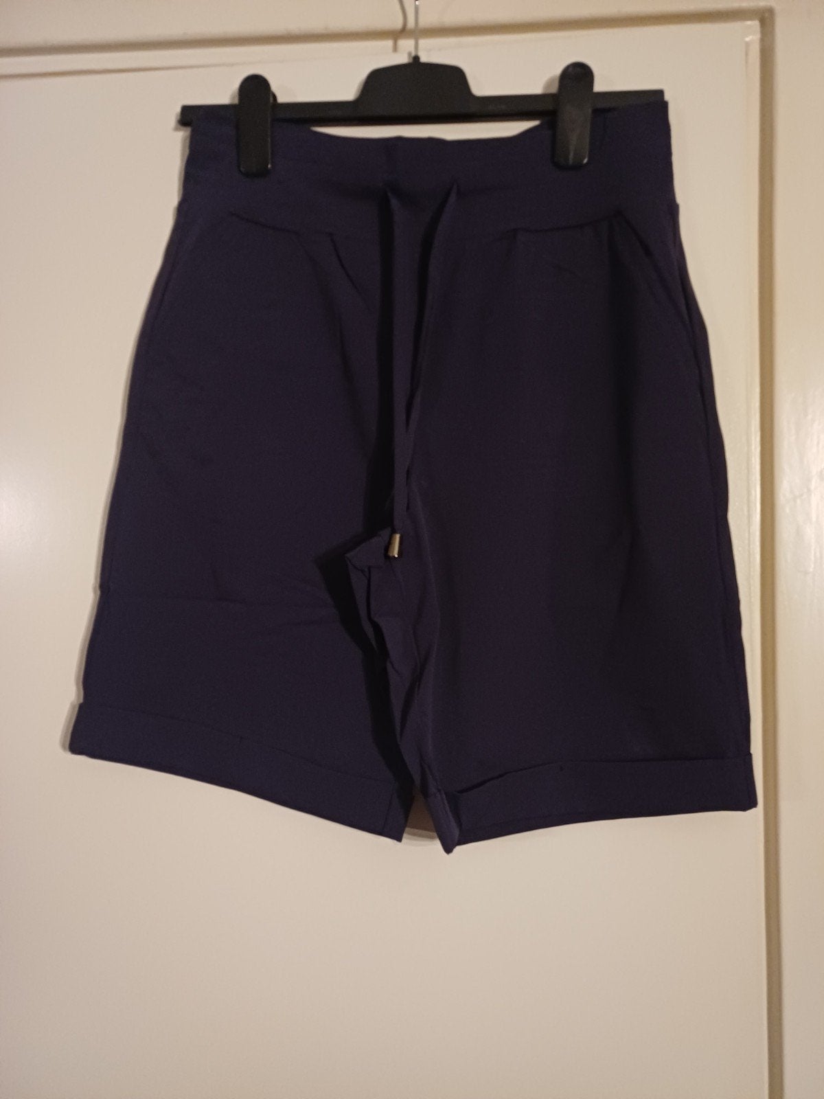 Mi Piace Travel Bermuda Midnight Purple - Diverse Maten, Kleding | Dames, Broeken en Pantalons, Paars, Maat 42/44 (L), Nieuw, Ophalen of Verzenden