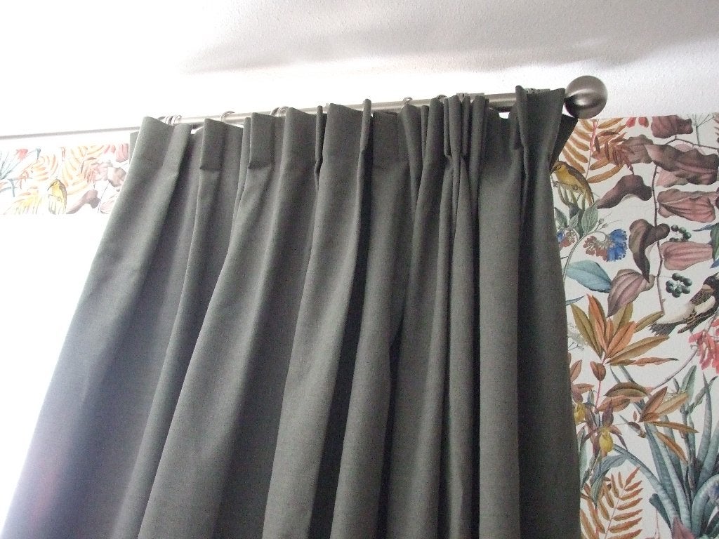 2x ZGAN overgordijnen verduisterend met plooi en haken, Ophalen, Overige materialen, 236 cm, Zo goed als nieuw