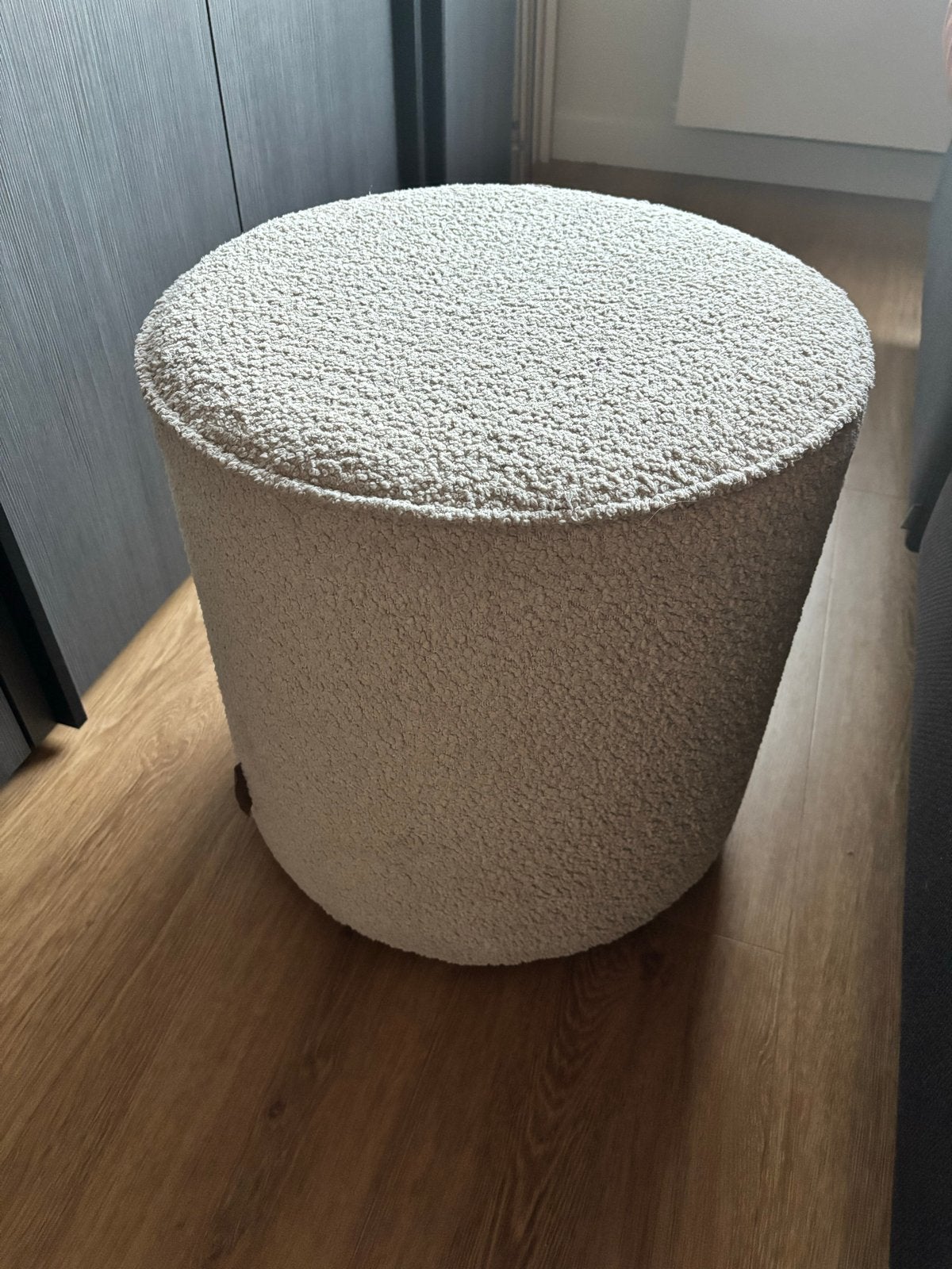 Woood Bouclé Poef Beige Crème, Minder dan 50 cm, Rond, Ophalen of Verzenden, Zo goed als nieuw