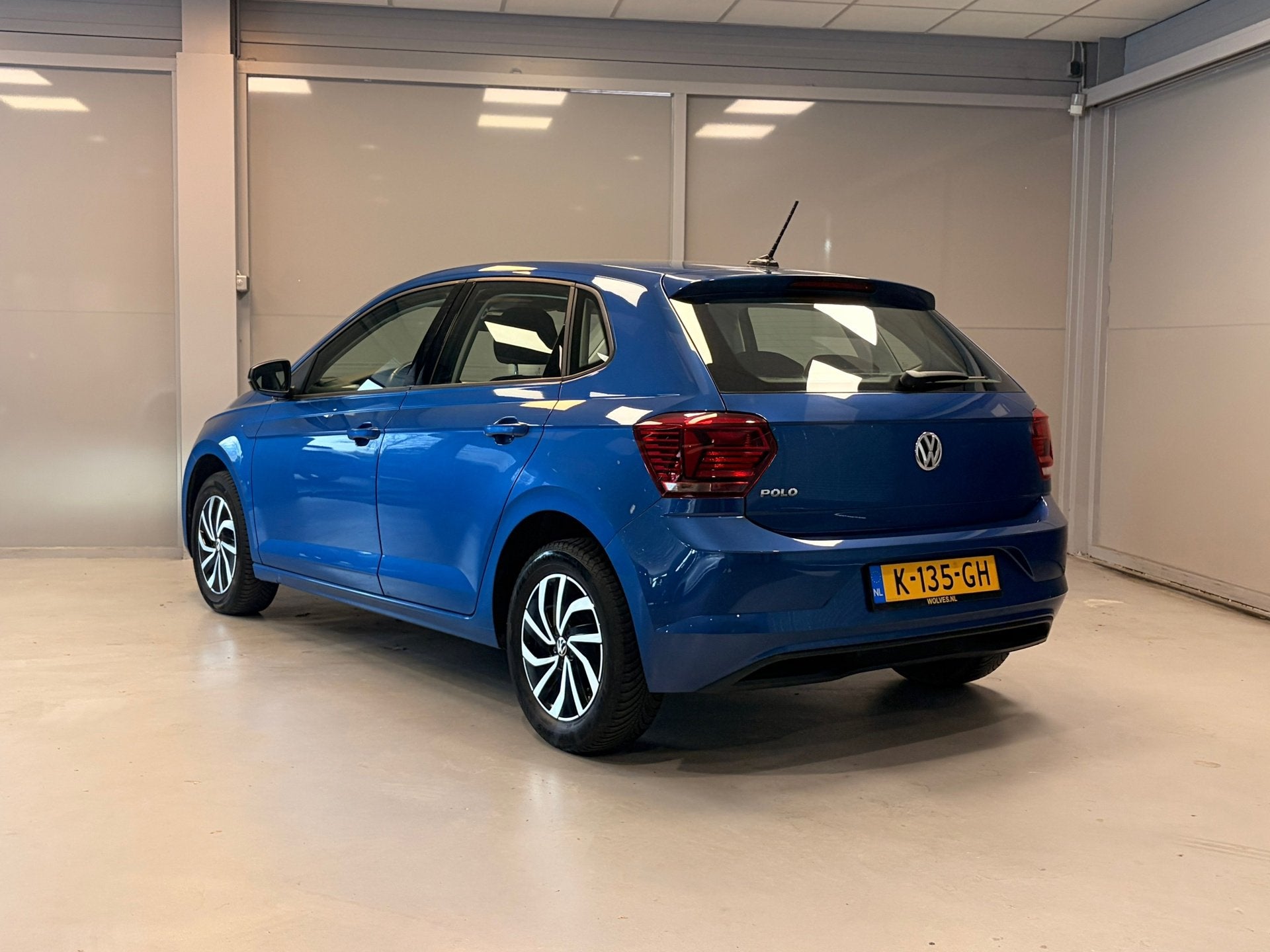 Volkswagen Polo 1.0 TSI Comfortline | NAVI | CRUISE | CAR PL, Auto's, Voorwielaandrijving, Dealer onderhouden, Stof, Gebruikt