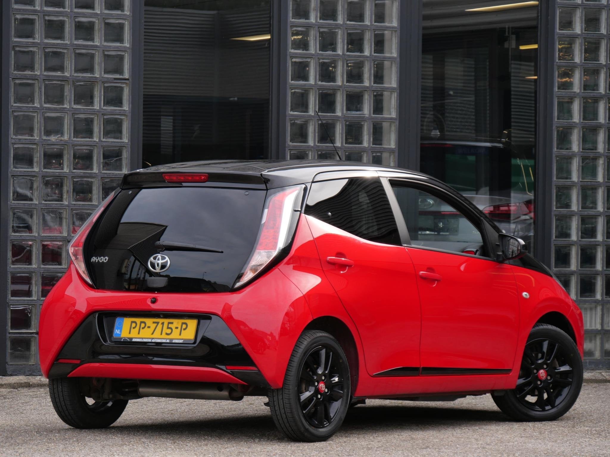 Toyota Aygo 1.0 X-CITE/ CAMERA/ NL-AUTO 1STE EIGENAAR, Voorwielaandrijving, Stof, Gebruikt, Euro 6