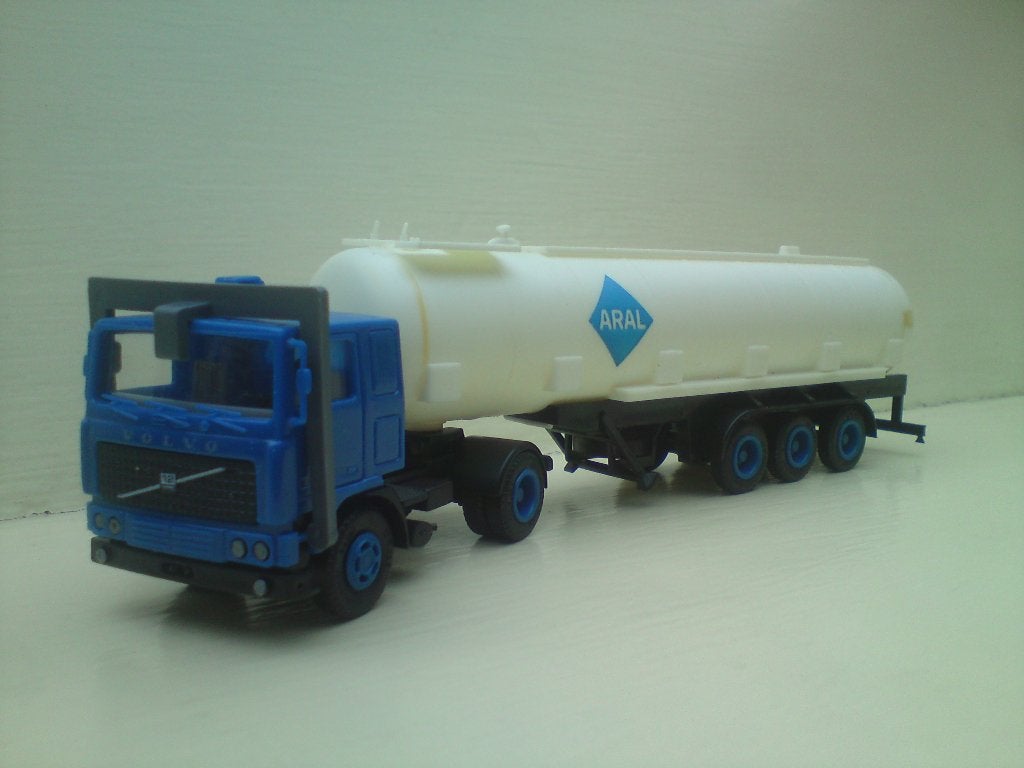 Herpa Volvo F12 tanktrailer Aral., Ophalen of Verzenden, Nieuw, Bus of Vrachtwagen, Herpa