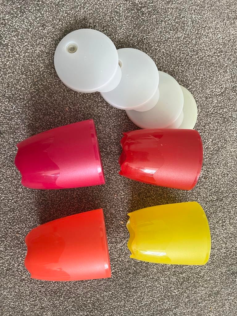 Tupperware bekers met rietjes deksel - 4 stuks, Ophalen of Verzenden, Zo goed als nieuw, Rood, Beker of Kan