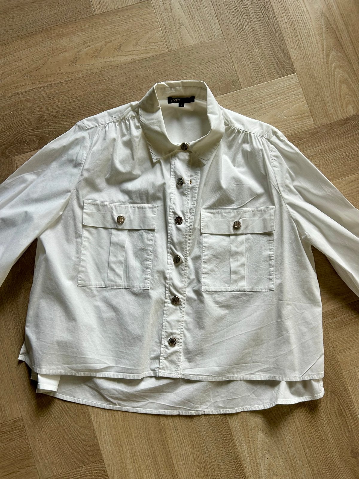 Maje witte blouse met zakken en gouden knopen, Verzenden, Zo goed als nieuw, Maat 36 (S), Wit