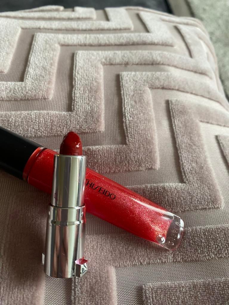 Lippenstiften: Shiseido Lipgloss & Givenchy Lippenstift, Gebruikt, Lippen, Ophalen of Verzenden, Make-up