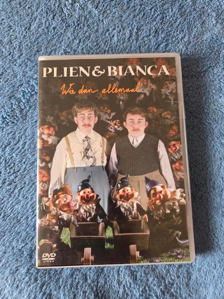 Plien & Bianca - Wie dan allemaal... dvd zaai vara, Cd's en Dvd's, Alle leeftijden, Ophalen of Verzenden, Zo goed als nieuw, Stand-up of Theatershow