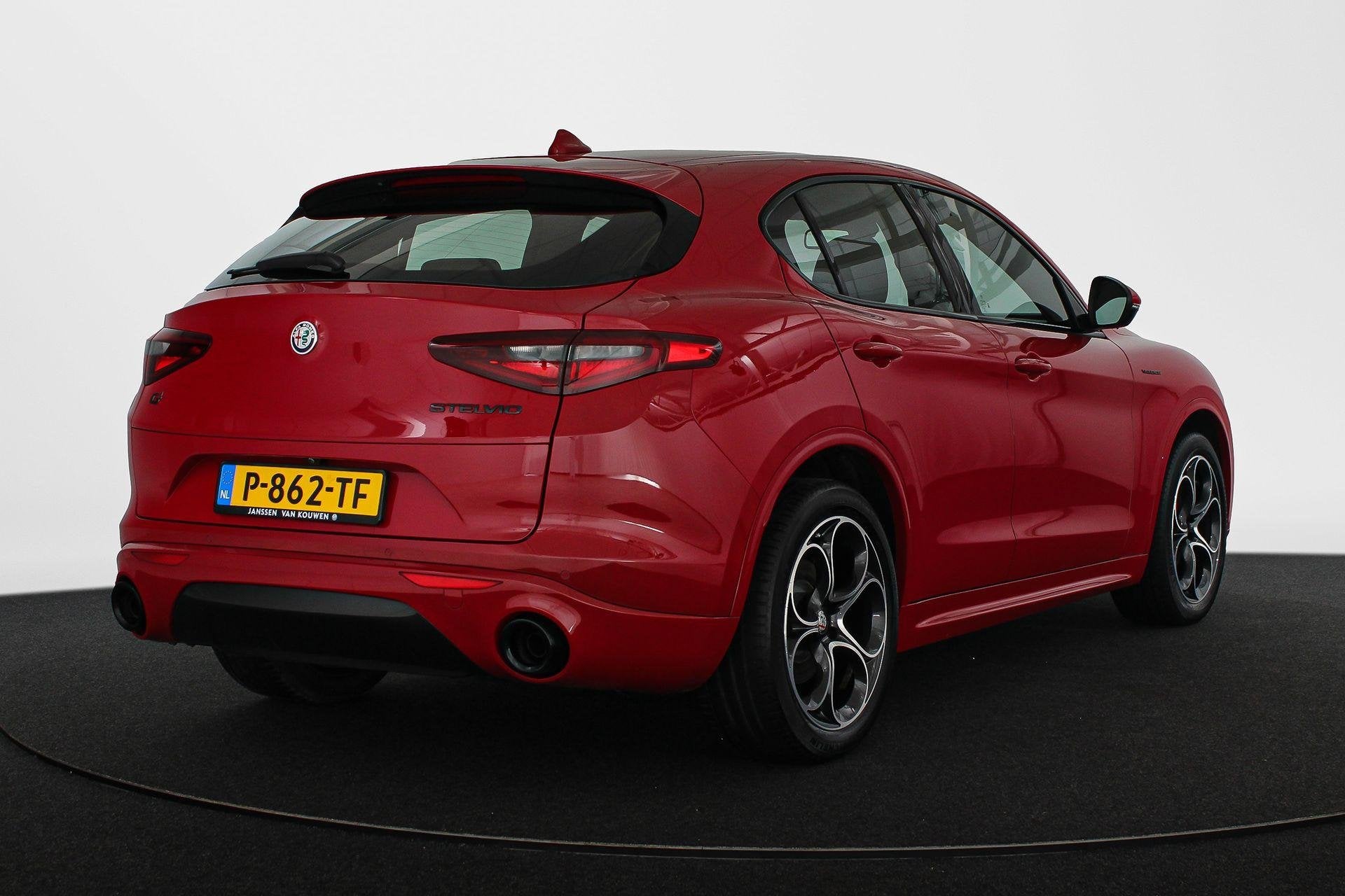 Alfa Romeo Stelvio 2.0T 280pk AWD Veloce Carplay Adaptieve C, Auto's, Alfa Romeo, Automaat, 4 cilinders, Leder, Bedrijf