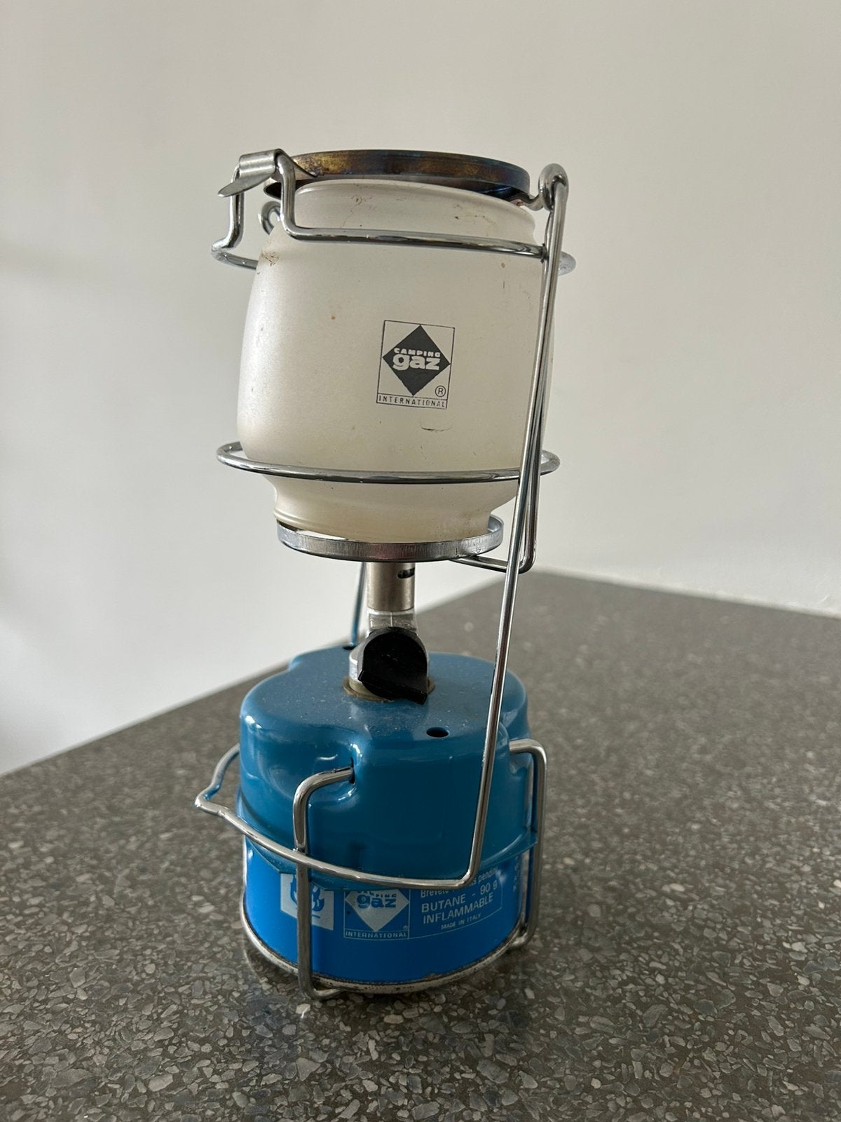 Lamp 106 van Camping-gas., Caravans en Kamperen, Kampeeraccessoires, Ophalen of Verzenden, Gebruikt
