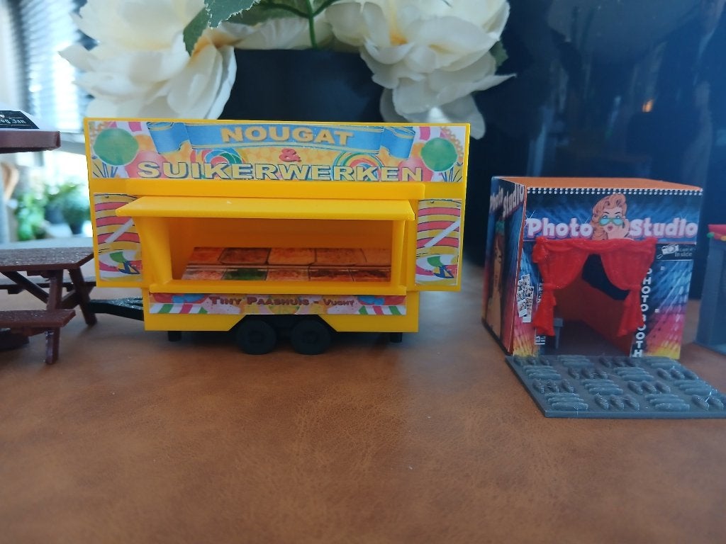 Nougat & Suikerwerken Kermiskraam / Foodtruck miniatuur, Ophalen of Verzenden, Nieuw, 1:50 tot 1:144