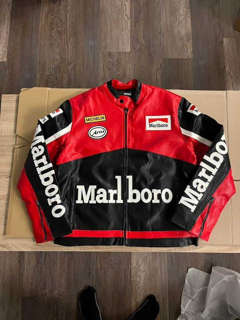 Marlboro Racing jas (maat L) – red leder look vintage, Kleding | Heren, Sportkleding, Zo goed als nieuw, Maat 52/54 (L), Rood