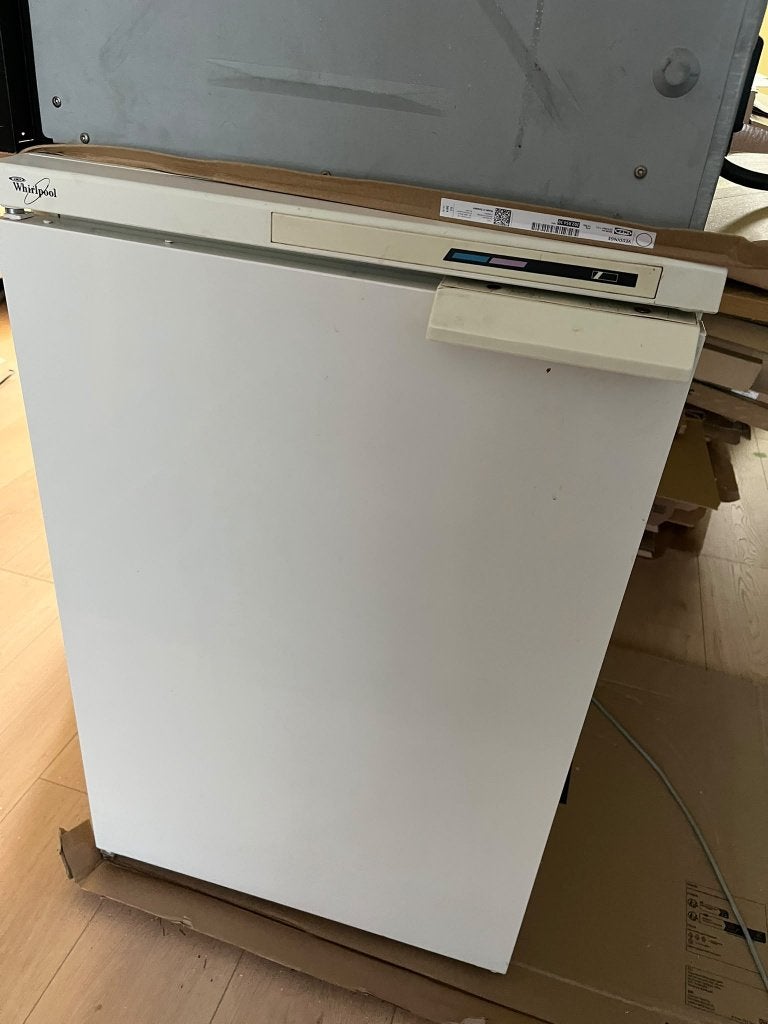 Whirlpool Koelkast - Compact en Efficiënt, Witgoed en Apparatuur, 100 tot 150 liter, Energieklasse A of zuiniger, 45 tot 60 cm