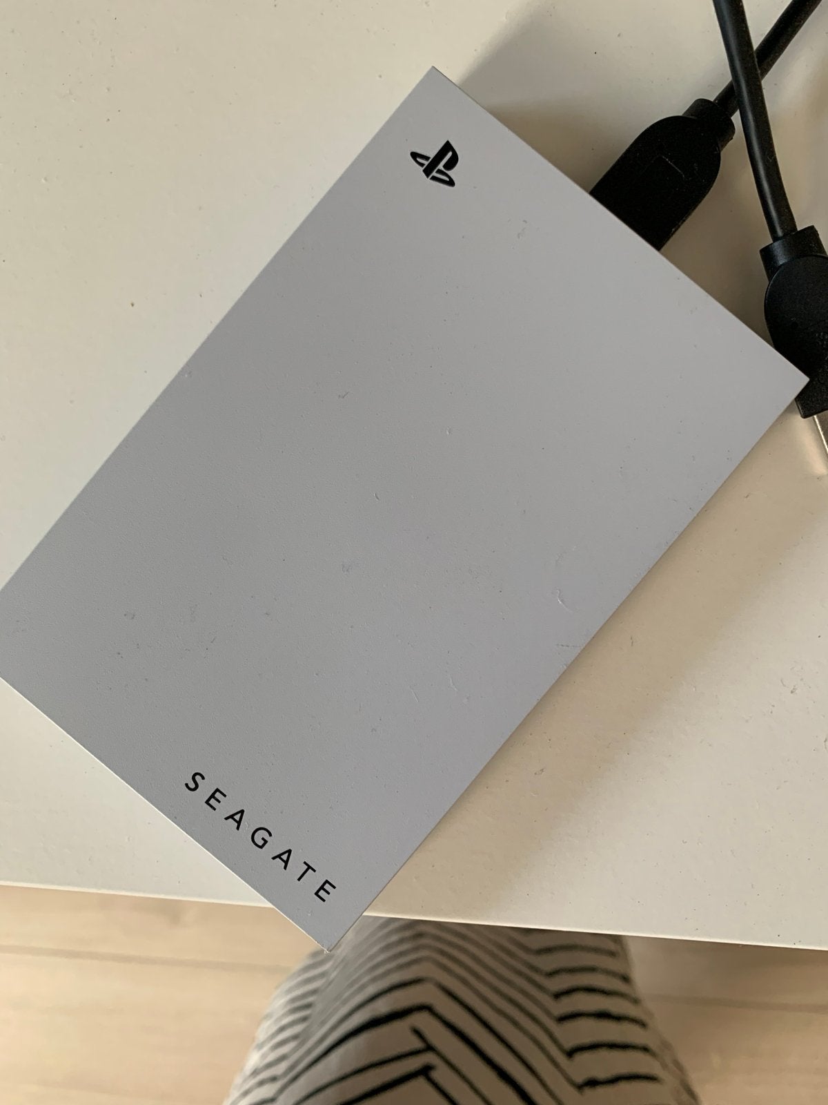 Zgan: Seagate Game Drive voor PS4 en PS5 - 2TB, Computers en Software, Harde schijven, Ophalen, Console, HDD, Zo goed als nieuw