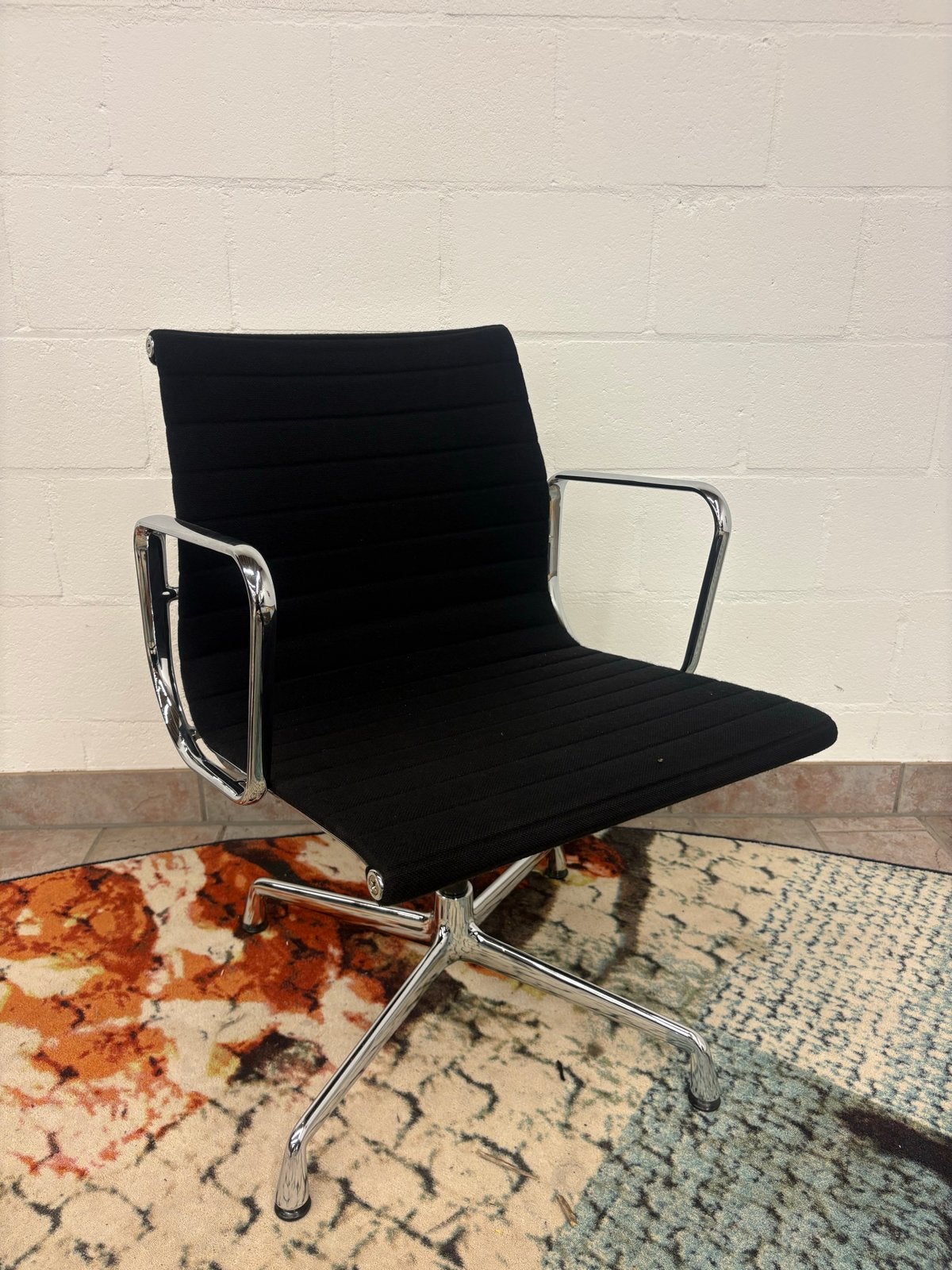 Vitra EA108 Aluminium Chair - top conditie, Huis en Inrichting, Ophalen, Nijverheidsweg 13b, Zwart, Zo goed als nieuw