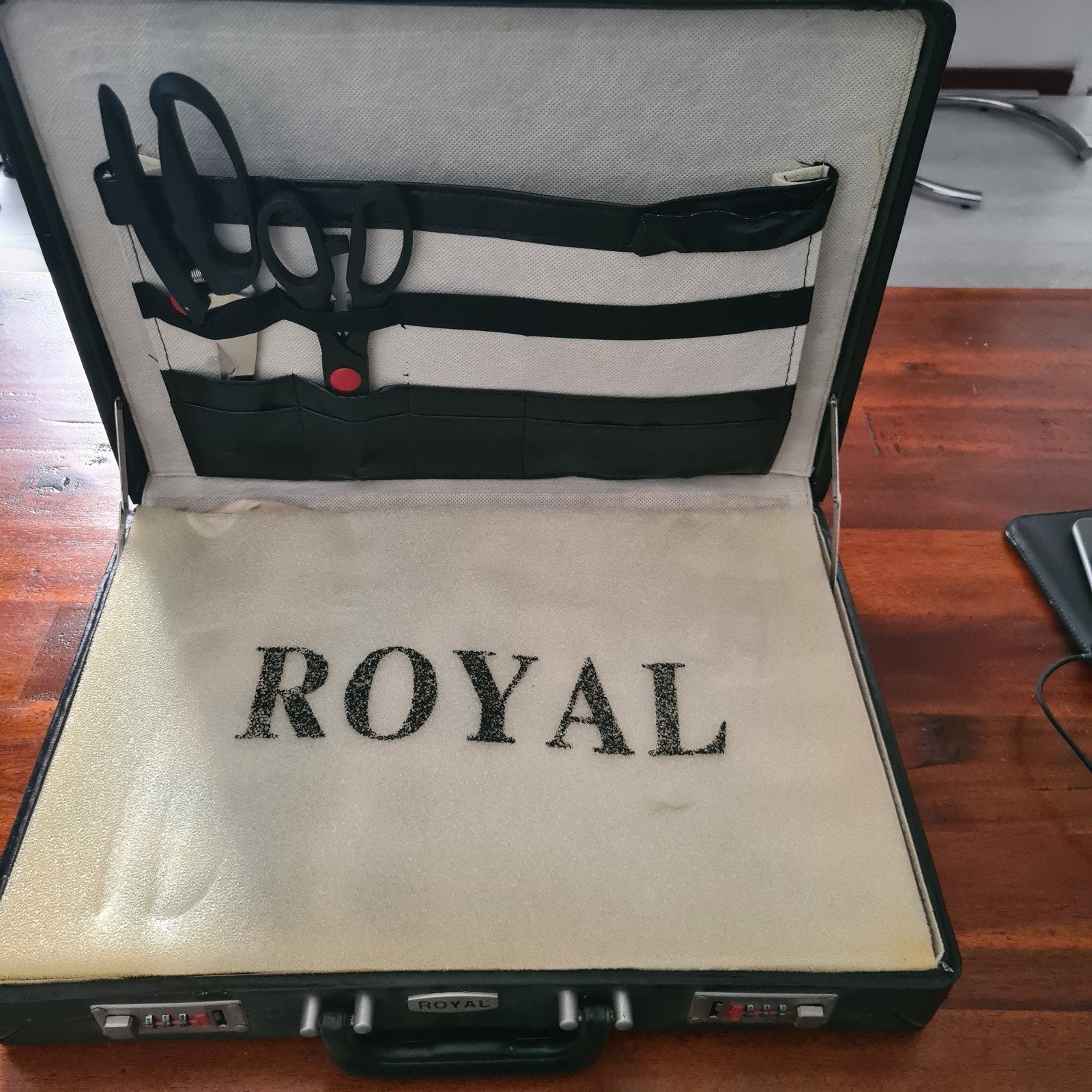 Royal Solingen Messenset in afsluitbare koffer (23-delig), Huis en Inrichting, Keuken | Bestek, Ophalen of Verzenden