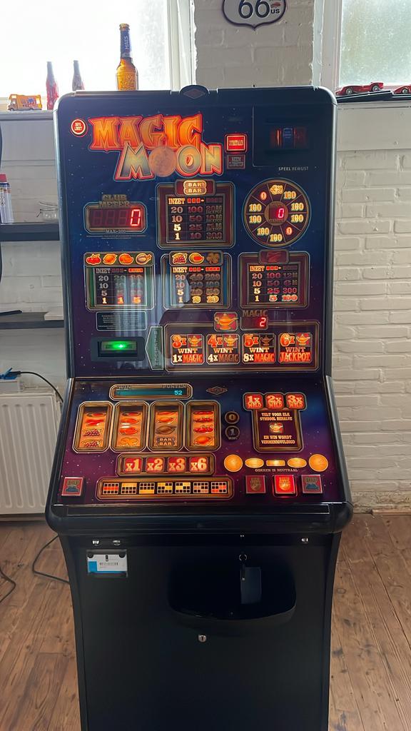 Magic Moon MK1 Kabinet met Vega Biljet in- en uitbetaling, Overige munten, Ophalen, Gebruikt, Met sleutels