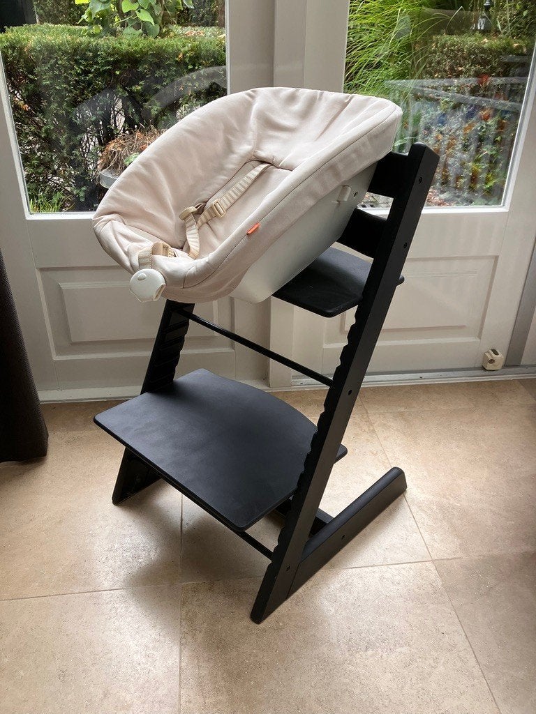 Stokke Tripp Trapp stoel met bijpassend Newborn baby kuipje, Ophalen, Gebruikt, Meegroeistoel
