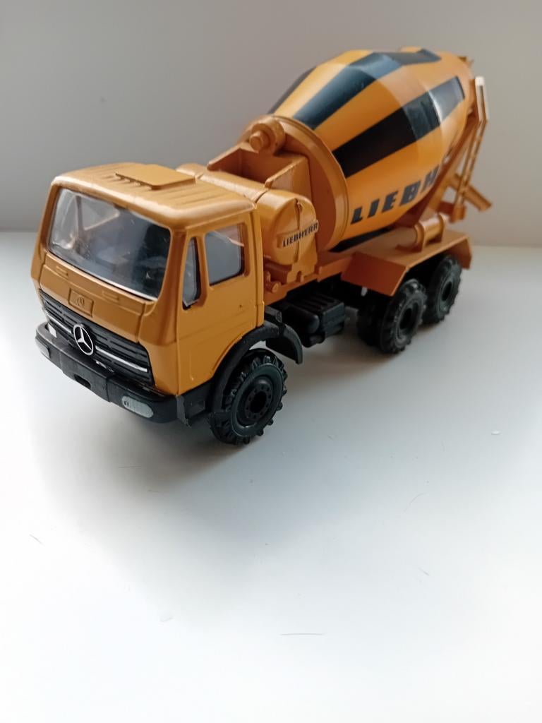 Mercedes SK 6x4 Liebherr Betonmixer., Ophalen of Verzenden, Zo goed als nieuw, Hijskraan, Tractor of Landbouw, Conrad
