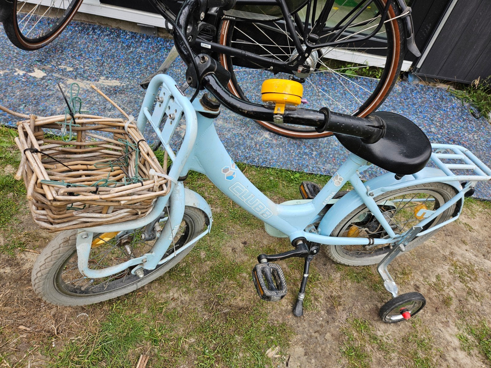 Kinderfiets 16 inch met zijwieltjes en mandje, Fietsen en Brommers, Ophalen, Terugtraprem, Zijwieltjes, 16 tot 20 inch