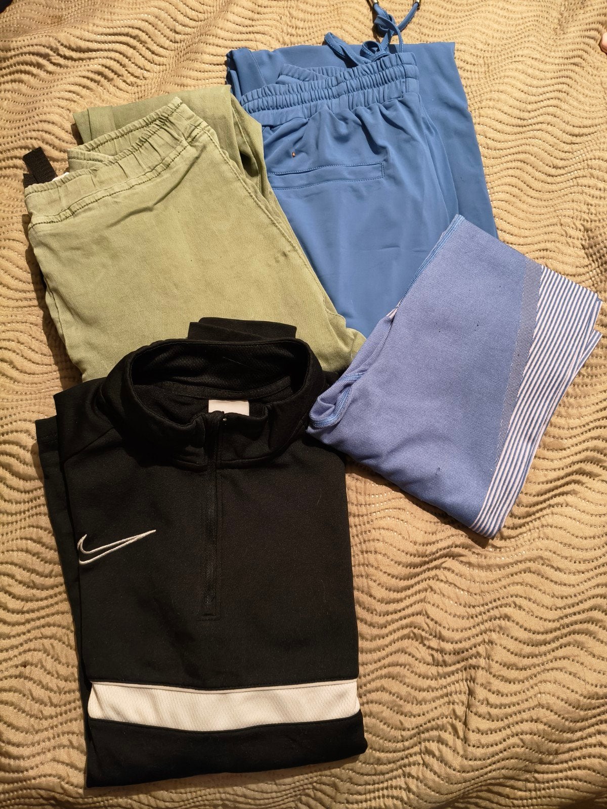 Sportkleding M - Nike en meer, Kleding | Dames, Maat 38/40 (M), Meerkleurig, Nike, Ophalen of Verzenden