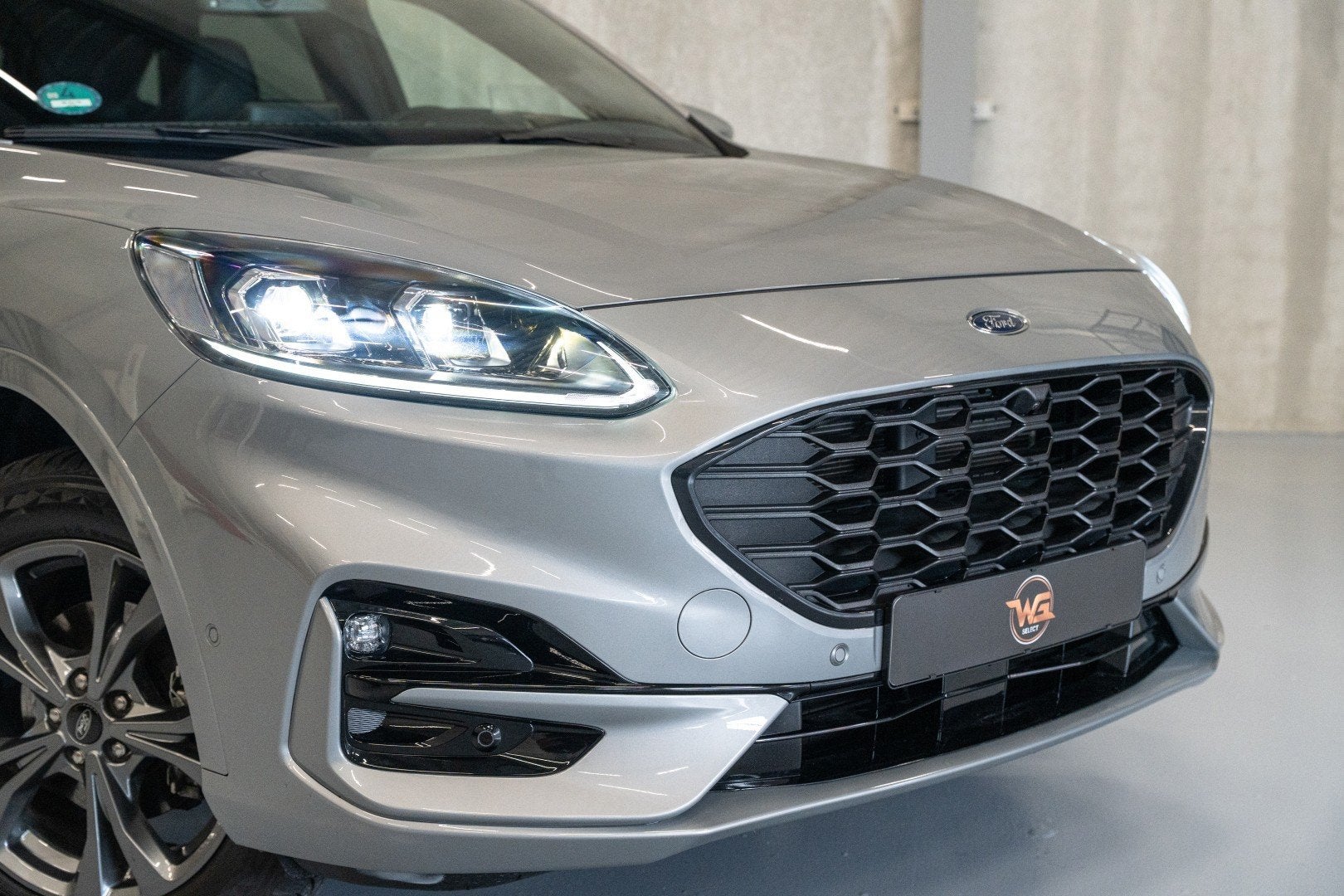 Foto 9 van Ford KUGA 2.5 PHEV ST-Line | Nieuwstaat! | Alcantara | Head