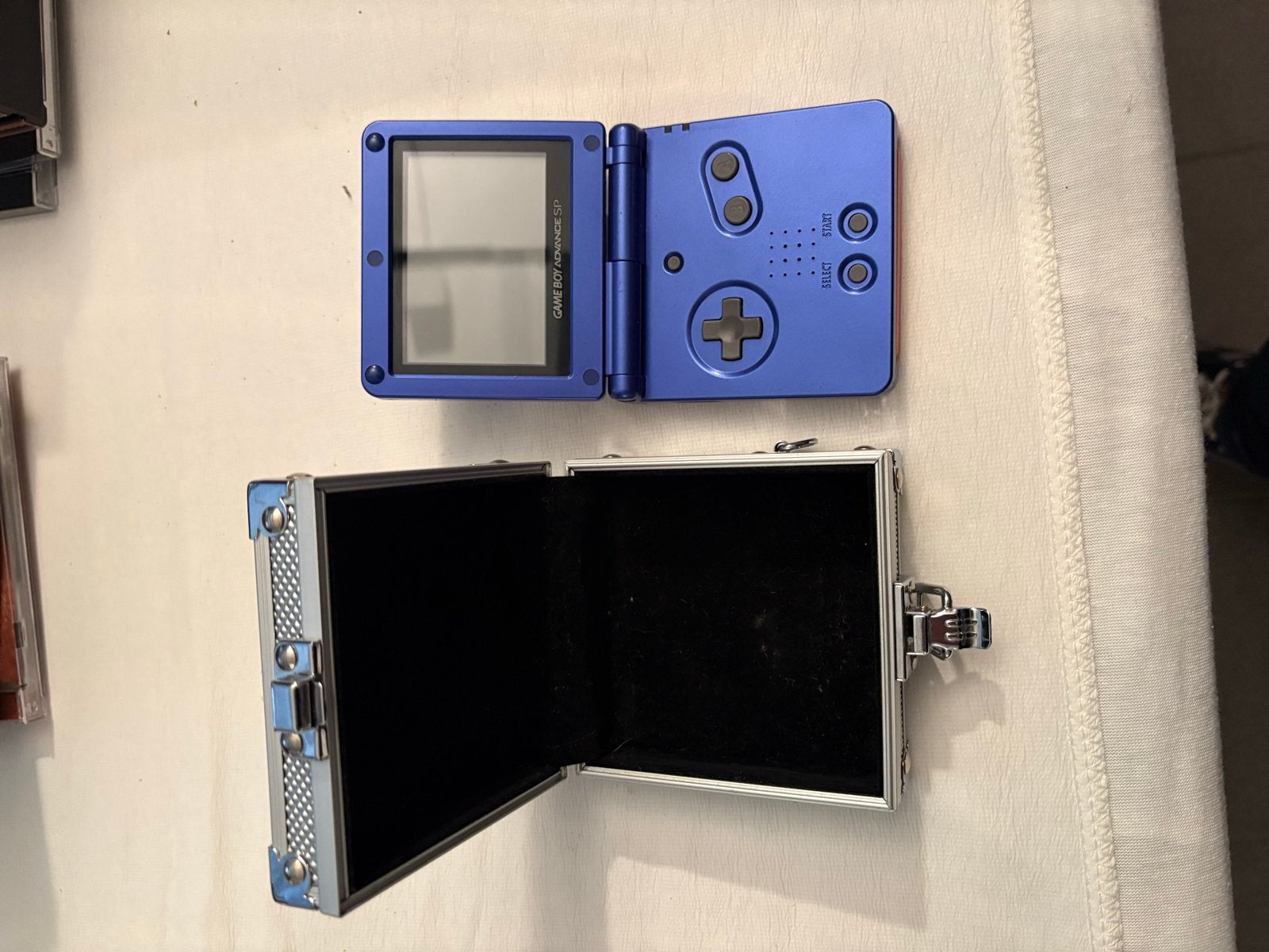 Game Boy Advance SP met beschermhoes, Spelcomputers en Games, Ophalen, Gebruikt