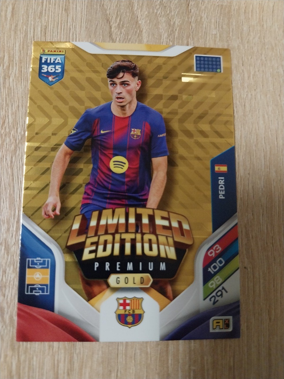 Panini FIFA 365 Limited Edition Premium Gold Pedri kaart, Ophalen of Verzenden, Zo goed als nieuw, Buitenlandse clubs, Poster, Plaatje of Sticker
