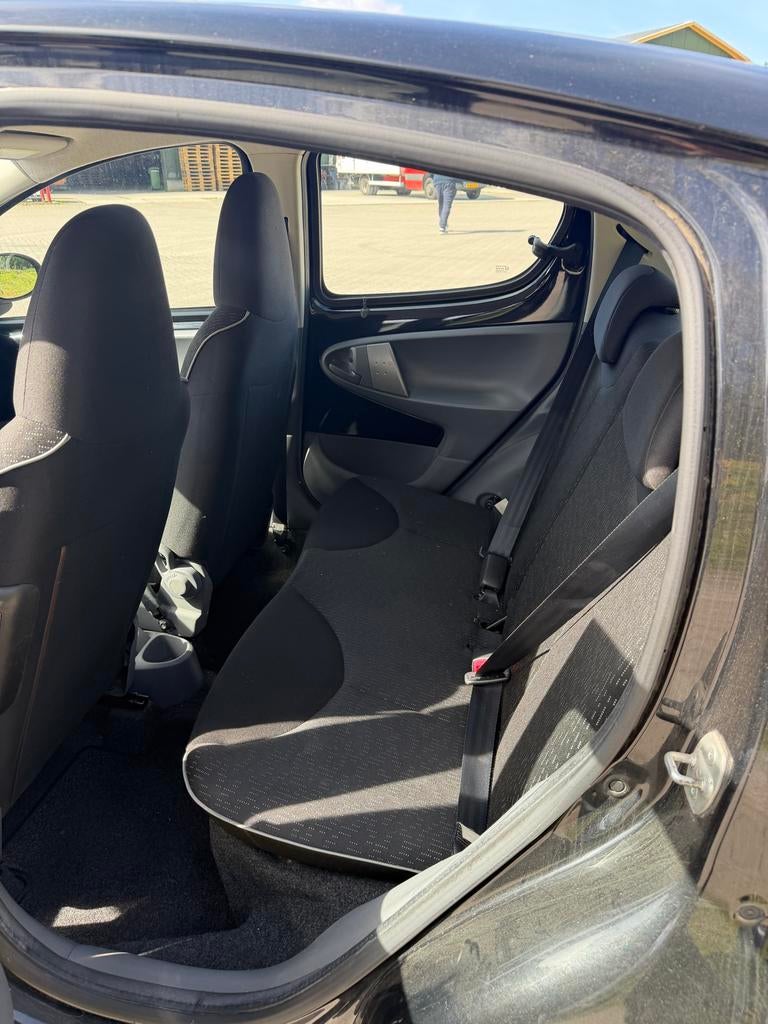 Peugeot 107 1.0 12V 5DR 2011 Zwart, Auto's, Voorwielaandrijving, 4 stoelen, Origineel Nederlands, Handgeschakeld