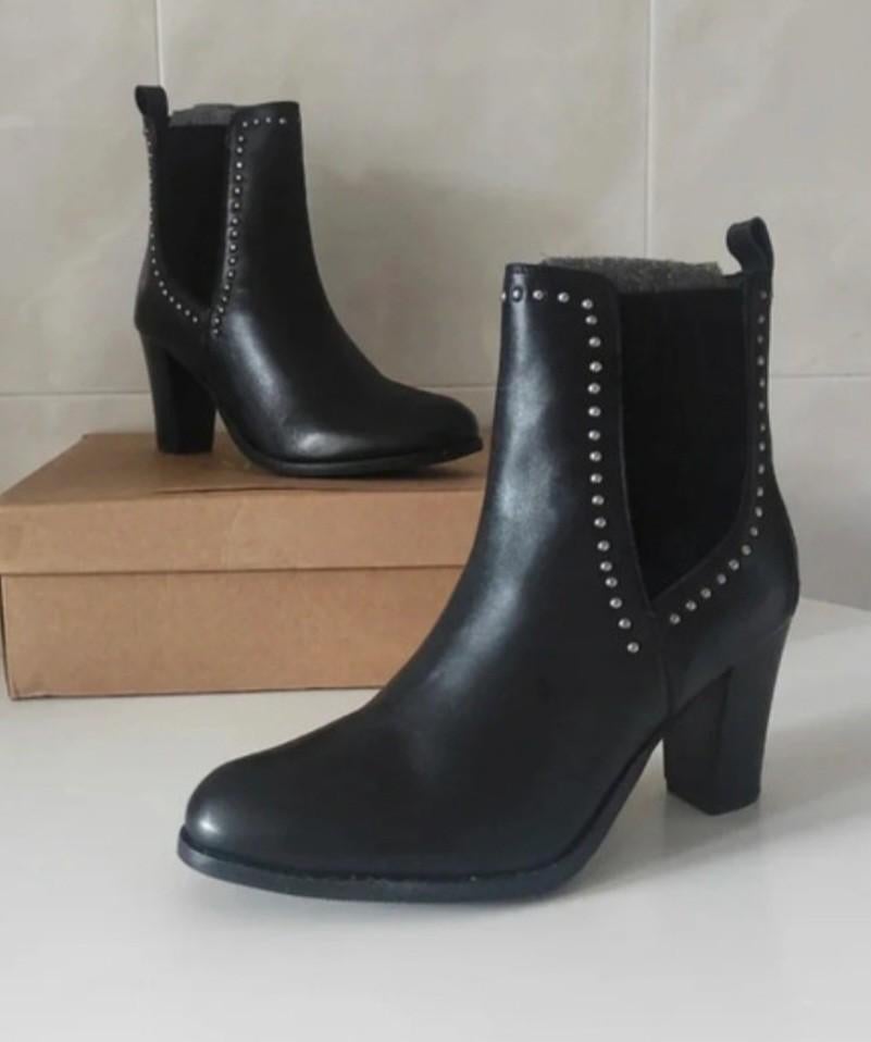 Stoere leren laarsjes met studs van Apolina maat 39, nieuw, Zwart, Lage of Enkellaarzen, Nieuw, Ophalen of Verzenden