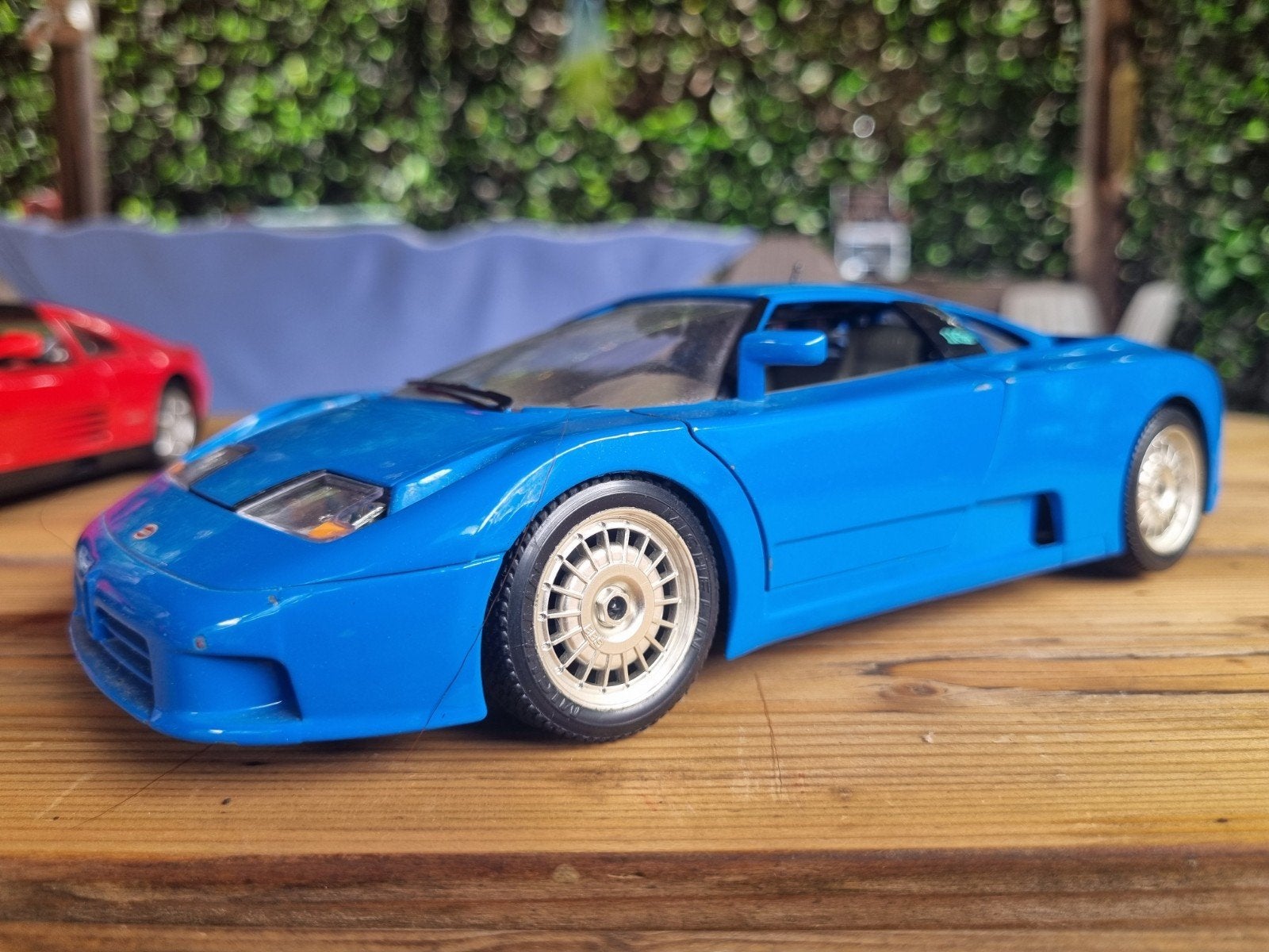 Bugatti EB 110 (1991) modelauto - Bburago 1:18, Ophalen of Verzenden, Zo goed als nieuw, Auto, Bburago