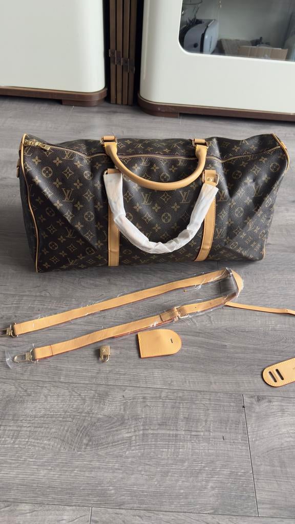 Louis Vuitton Travelbag - Stijlvol en Ruim, 20 tot 30 cm, Bruin, Nieuw, Ophalen of Verzenden