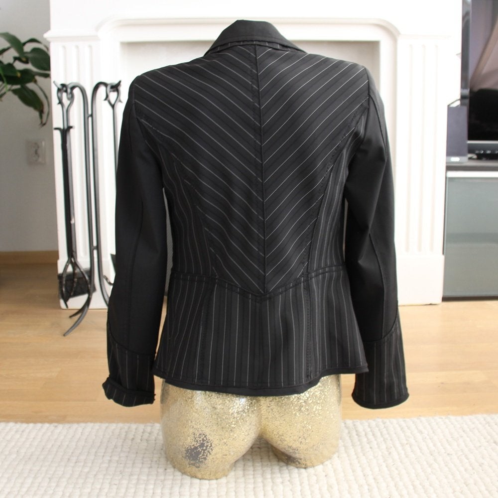 Zucchero Jasje (M) € 25,-, Kleding | Dames, Jasjes, Kostuums en Pakken, Maat 38/40 (M), Zucchero, Zwart, Ophalen of Verzenden