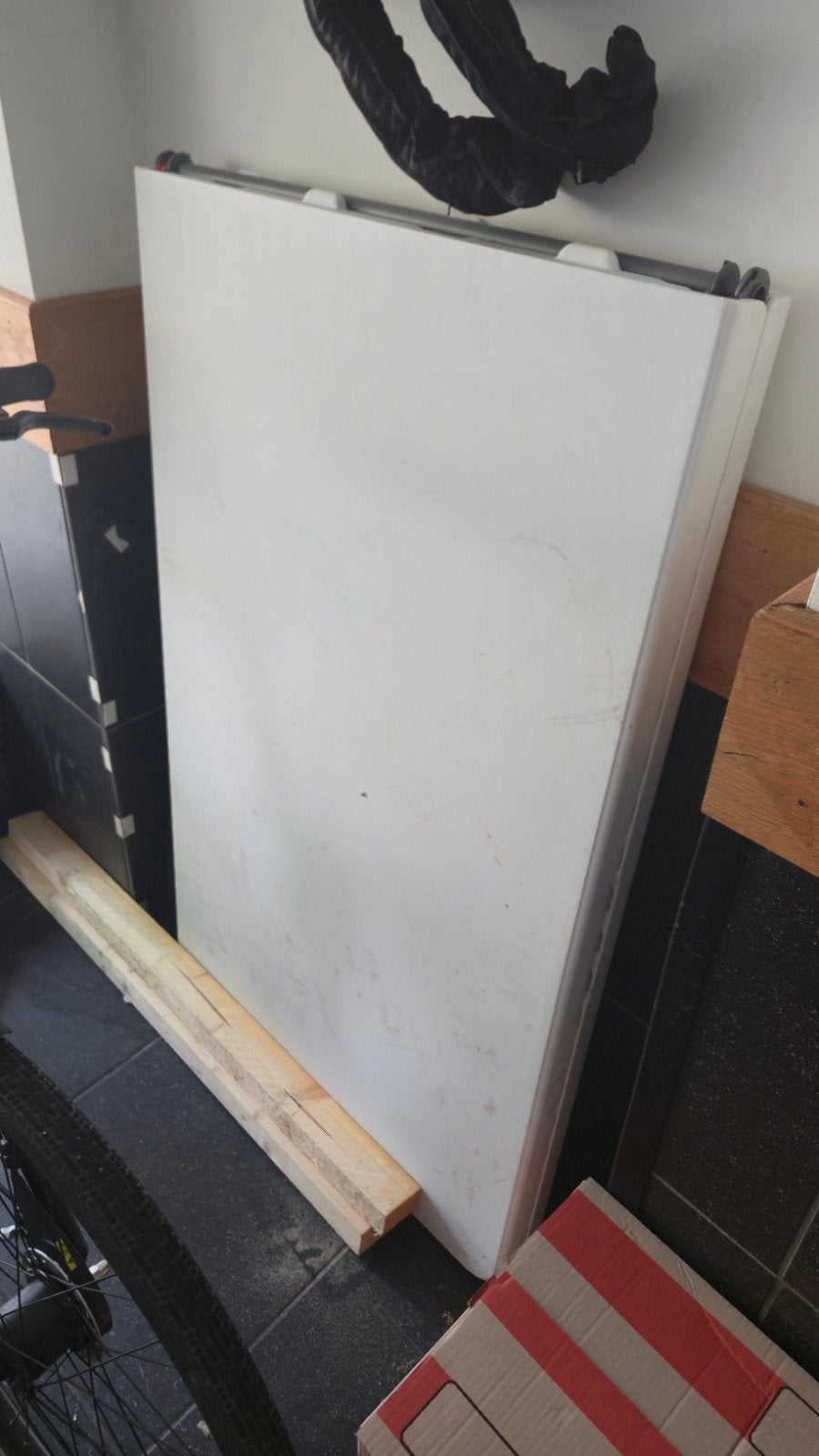 Handige opvouwbare tafel - Folding Table, Gebruikt, Metaal, Rechthoekig, Drie personen