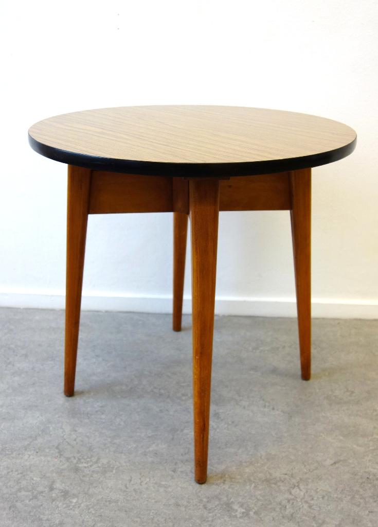 Bijzettafel vintage formica ronde tafel hout, Huis en Inrichting, Tafels | Bijzettafels, Ophalen, Minder dan 55 cm, Gebruikt, Rond