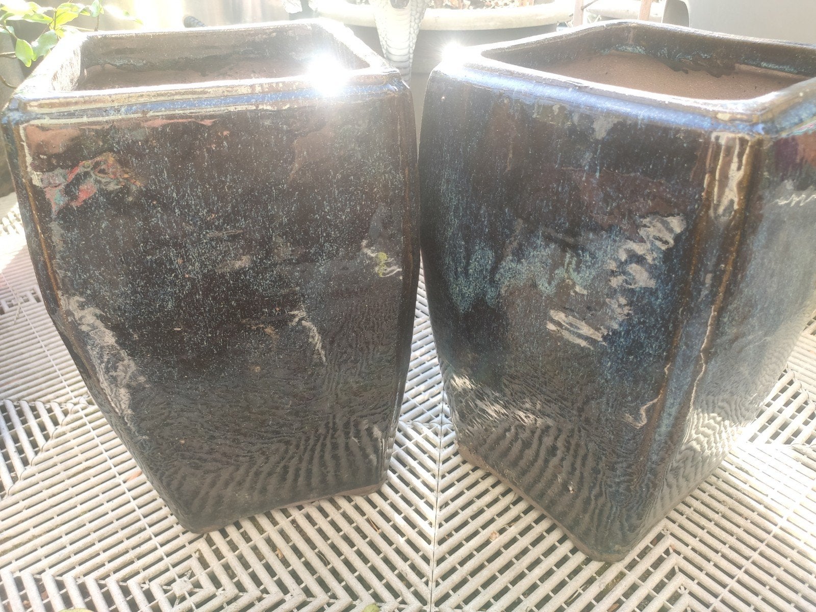 2 grote blauwe geglazuurde bloempotten – aardewerk, 25 tot 40 cm, Vierkant, Ophalen of Verzenden, Zo goed als nieuw